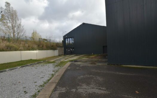 7110 LA LOUVIERE – Entrepôts / bureaux / Studio de Cinéma / (Procédure de réorganisation judiciaire)