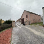6183 Charleroi – Fermette avec grange et boxes chevaux