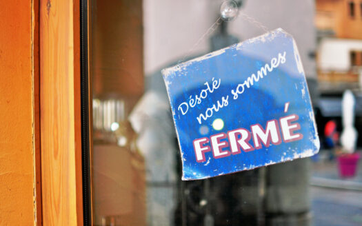Rustic,Charm:,A,'closed',Sign,In,French,Language,Attached,To
